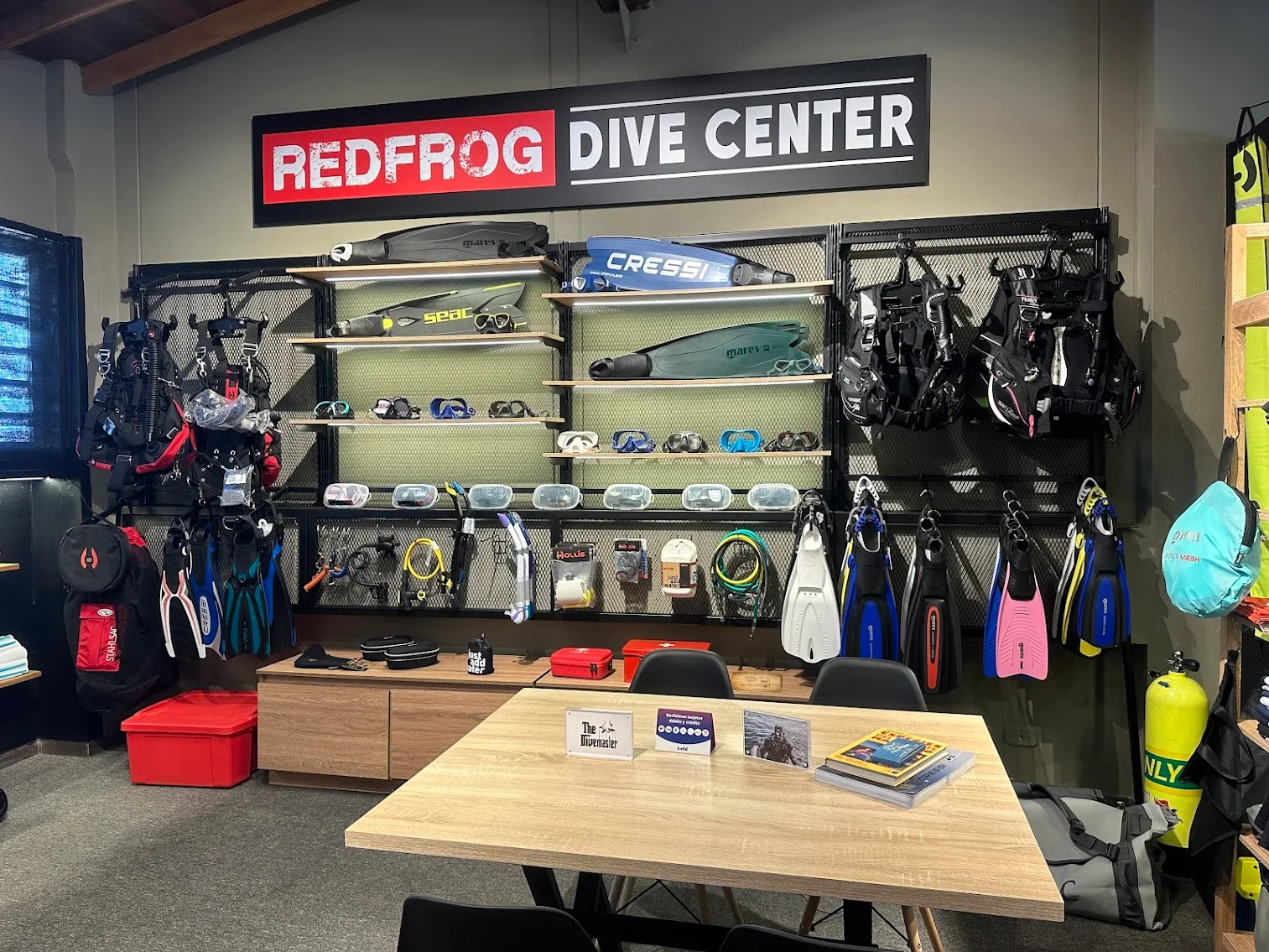 REDFROG DIVE CENTER