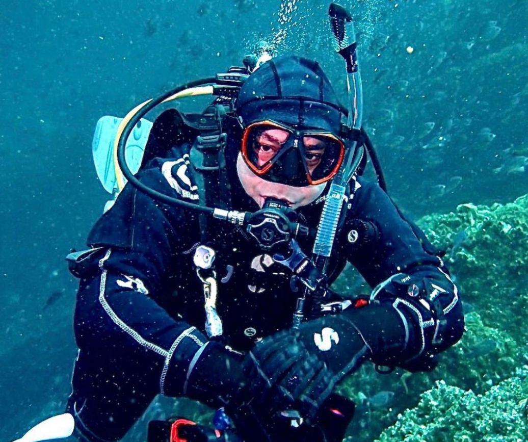RESCUE DIVER